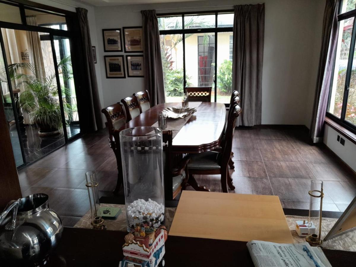 Florances Rest House Nairobi Bagian luar foto