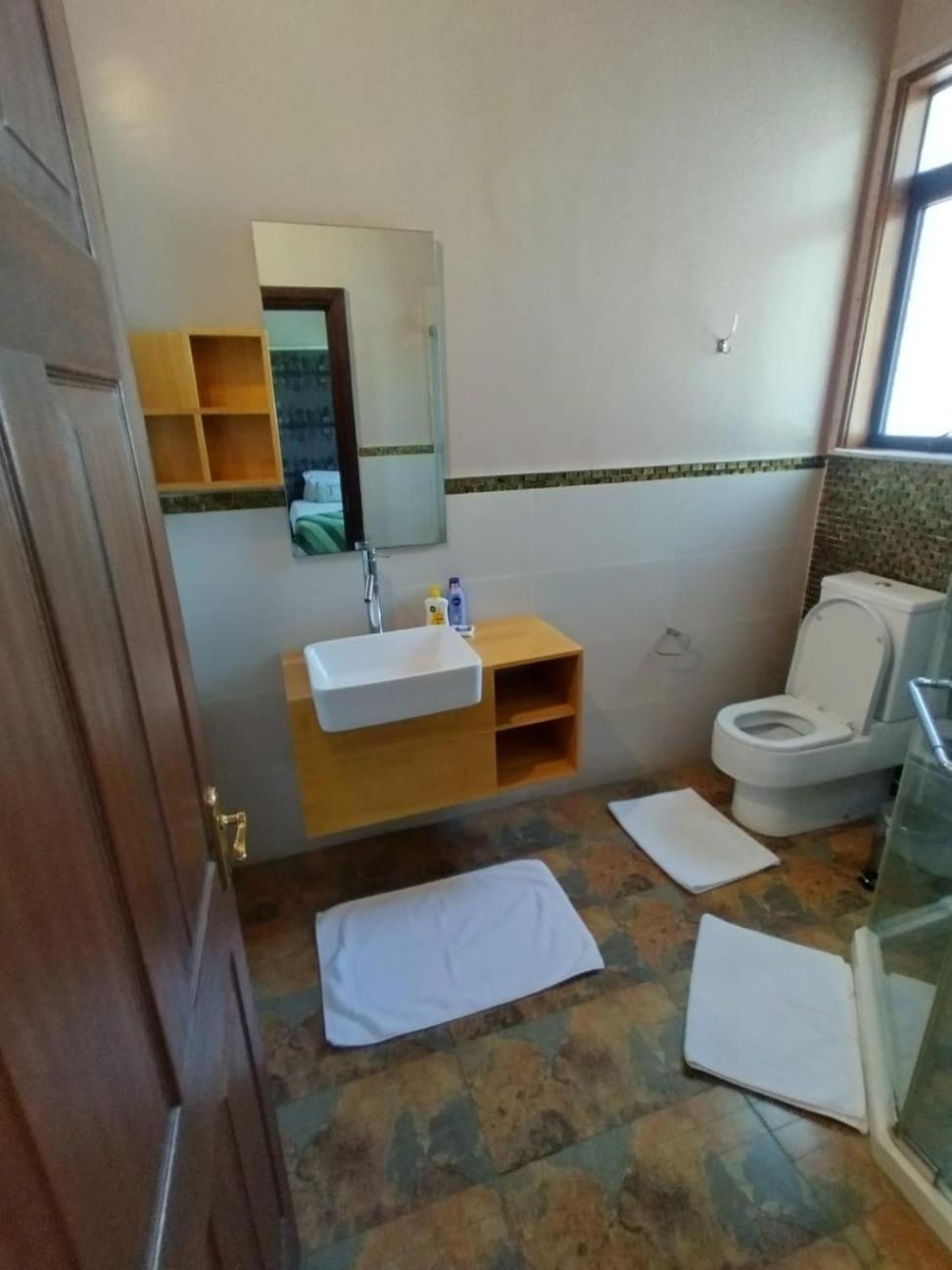 Florances Rest House Nairobi Bagian luar foto